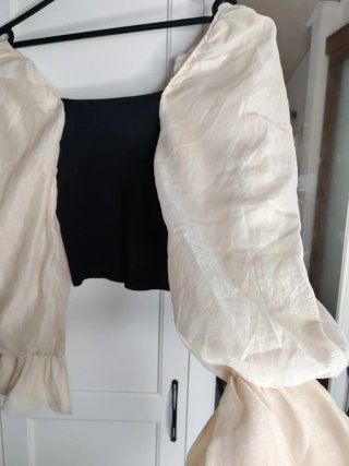 Top Zara maniche a sbuffo