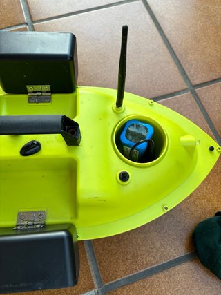 Barco cebador Carpfishing