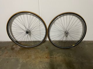 Ruedas carretera 700c shimano 600, aros mavic.