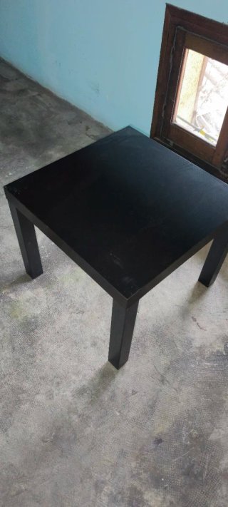 Mesa auxiliar LACK IKEA Negra