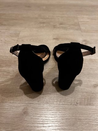 Sandalias tacón negras