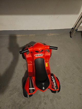 Quad eléctrico FEBER para niños