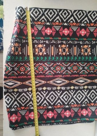 Minifalda elástica estampada medidas en fotos