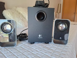 Altavoces 2.1 Logitech