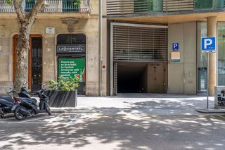 Garaje en alquiler en La Nova Esquerra de l'Eixample en Barcelona