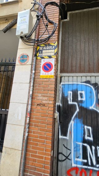 Alquilo garaje centro de Valencia. Móvil : 6942599