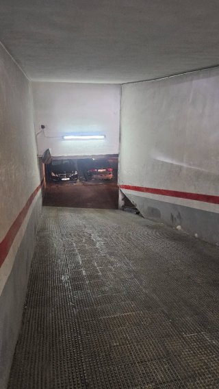Alquilo garaje centro de Valencia. Móvil : 6942599