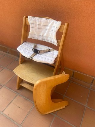 Trona de madera para bebé