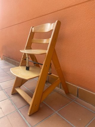 Trona de madera para bebé
