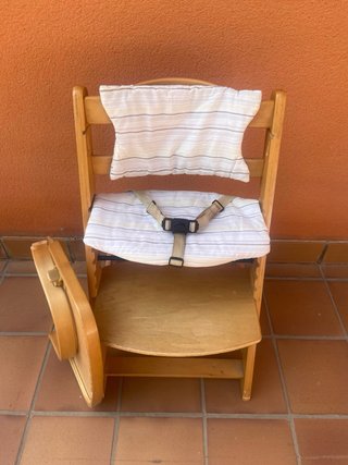 Trona de madera para bebé