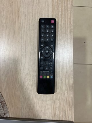 Televisor Negro y Plateado
