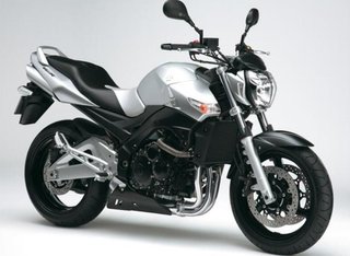 Tapa motor suzuki gsr 600 23219