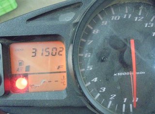 Tapa motor suzuki gsr 600 23219