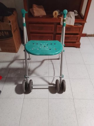 Andador para personas mayores seminuevo