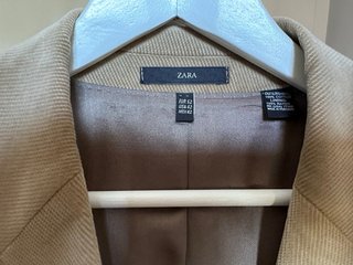 Chaqueta Zara Pana Fina Beige