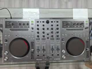 Controladora DJ Pioneer DDJ-T1 Traktor