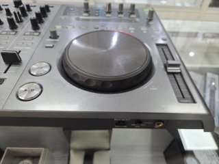 Controladora DJ Pioneer DDJ-T1 Traktor