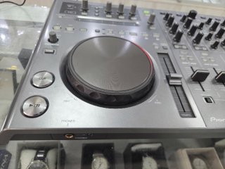 Controladora DJ Pioneer DDJ-T1 Traktor