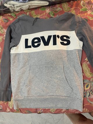 Sudadera Levi's Talla S Gris y Blanca (14-16 años)