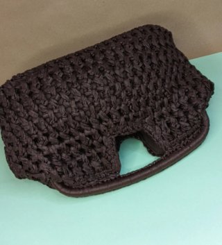 Borsa in rafia cioccolato con foulard setoso