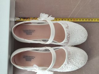Zapatos de comunión blancos con encaje