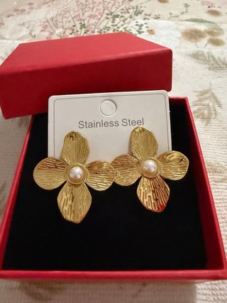 Pendientes Flor Dorados con Perla