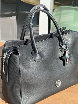 Bolso Negro Tommy Hilfiger
