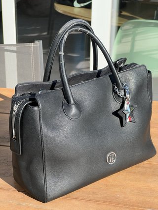 Bolso Negro Tommy Hilfiger