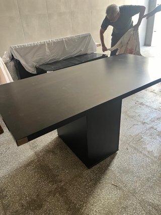 Mesa de escritorio con cajonera