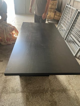 Mesa de escritorio con cajonera