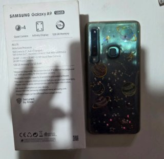 Samsung Galaxy A9 Blu con cover