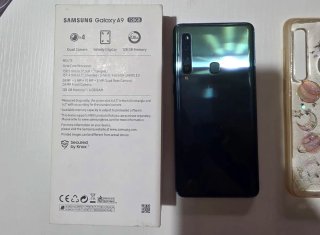 Samsung Galaxy A9 Blu con cover