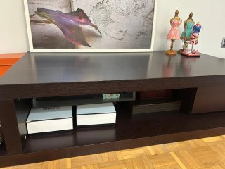 Mueble TV marrón 2.61x0.65x0.38