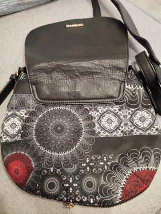 Bolso Desigual Negro y Rojo