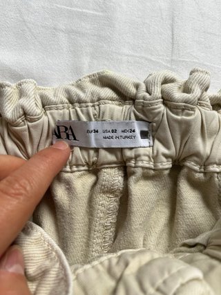 Pantalón Zara Baggy caqui Talla 34