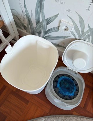 Contenedor de pañales con bolsas