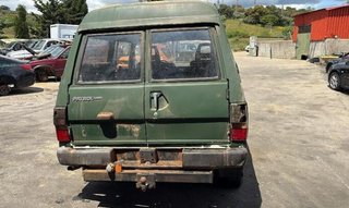 Nissan 388504 piloto delantero 26120g9801 patrol
