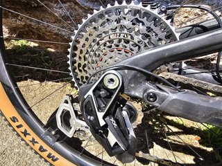 Ebike Cube light tope gama mejorada