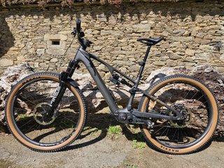 Ebike Cube light tope gama mejorada