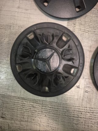 Tapacubos Mercedes Vito 2018-2026 (4 uds)