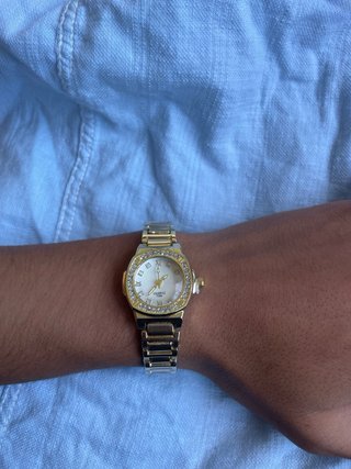 Reloj Mujer Dorado con Cristales