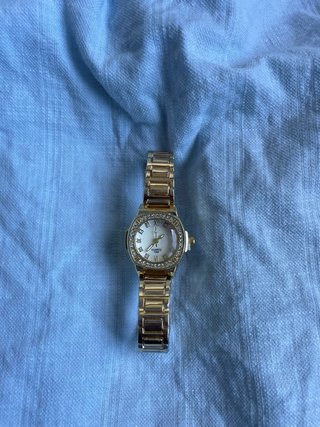 Reloj Mujer Dorado con Cristales