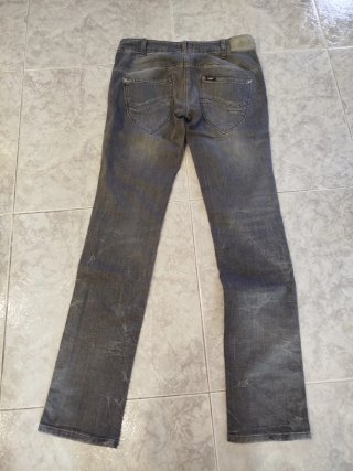 Pantalón Lee, mezcla de azul marrón.