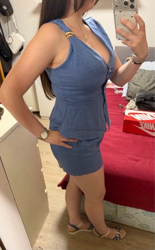 Conjunto azul de camisa y shorts