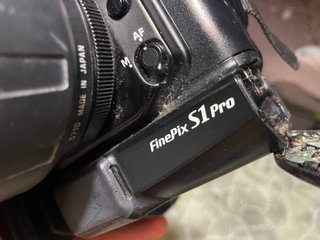 Fujifilm S1 Pro + Tamron 28-200 (Reparar)