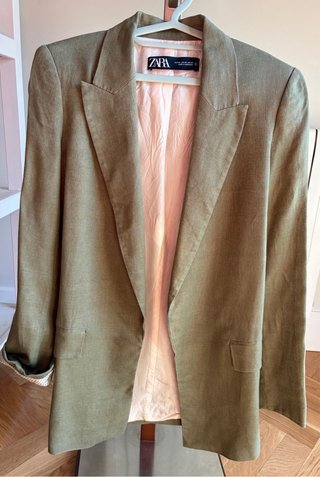 2 Blazer Zara (Beige y verde) puño vuelto