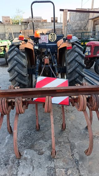 Tractor Renault 70.12