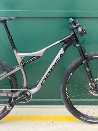 Orbea Oiz de Carbono con tija telescopica