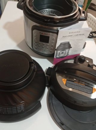 Instant Pot Duo Crisp + Air Fryer 5,7Lsin estrenar