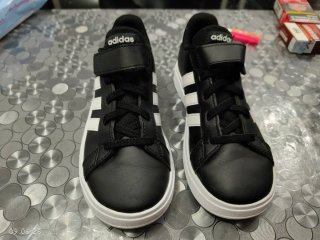 Zapatillas Adidas Gran Court 2.0  Talla 32